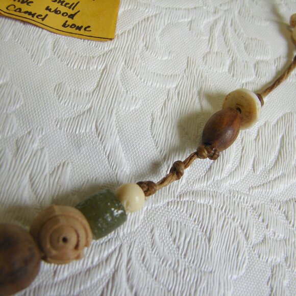 Vtg 70's Artisan 17" NECKLACE, Wood, Glass, Shell, Camel Bone, Boho Hippie B03 - Picture 8 of 8